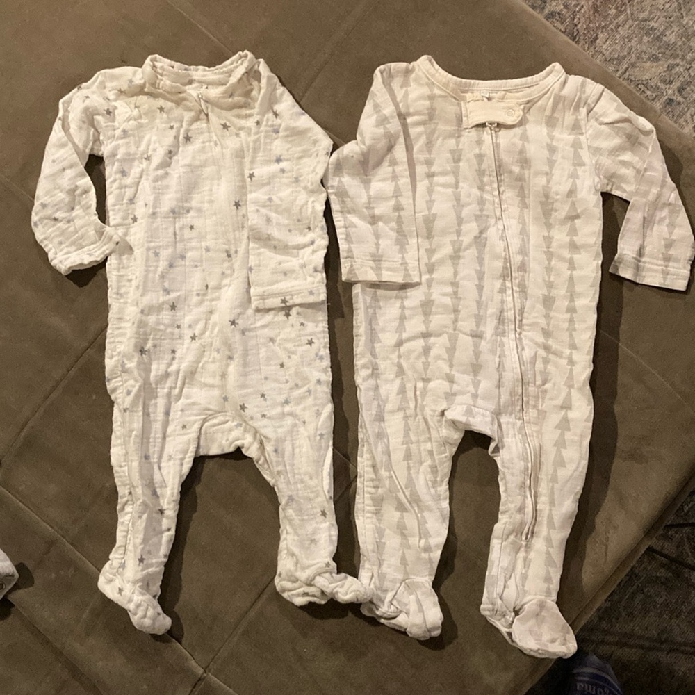 Aden + Anais 3-6 month set of two sleepers. Extremely soft, EUC. Gender neutral